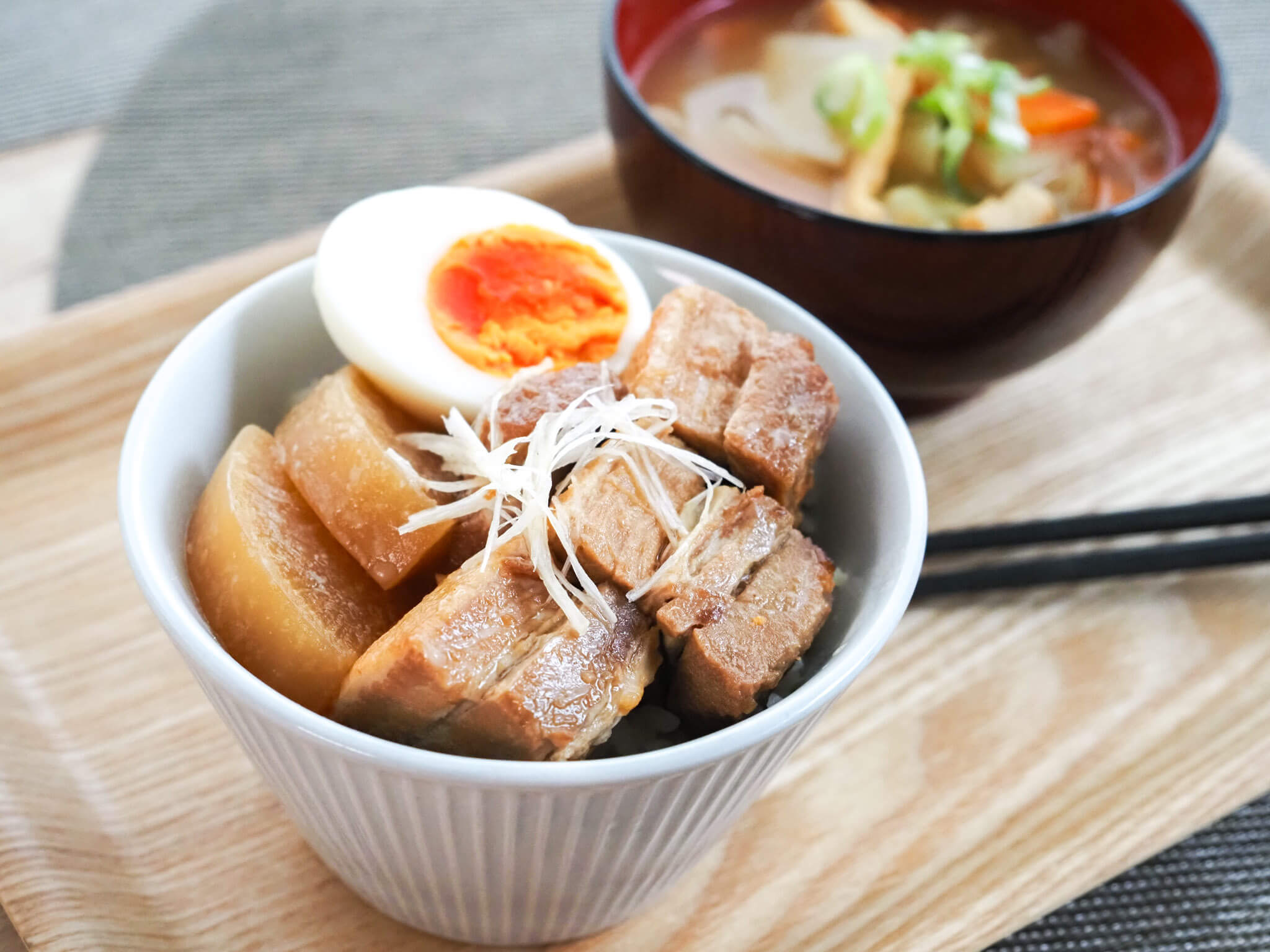 朝から食べたくなる角煮