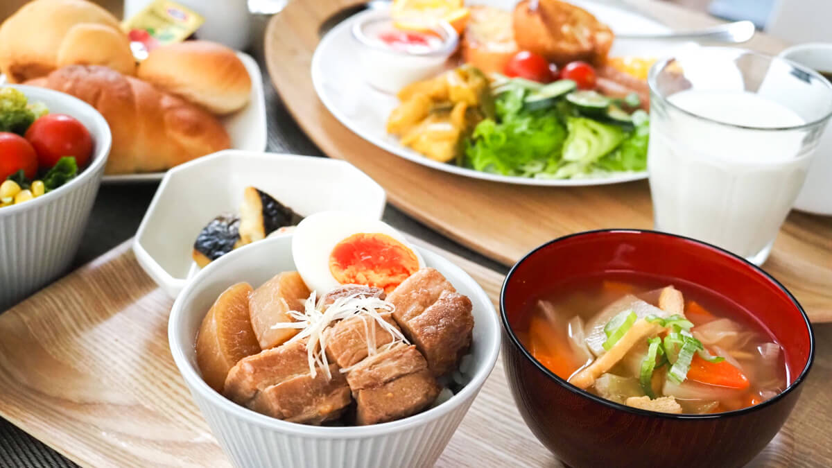 朝食